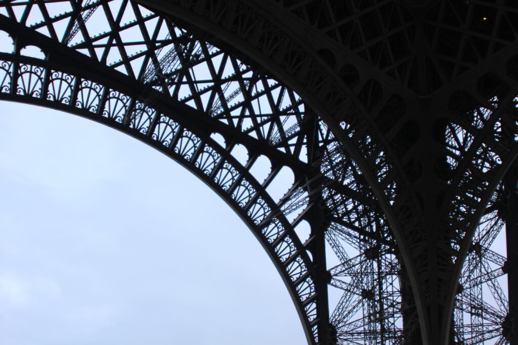 Message au gouvernement, aux spécialistes-en-terrorisme et aux média